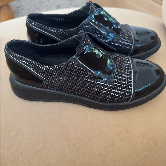 Fratelli Rossetti Black Flats with Textured Design - Picture 3 of 6